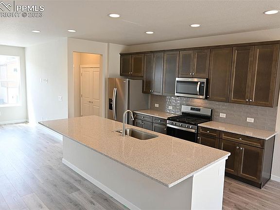 3rd image of 6703 Lily Mountain Ln
