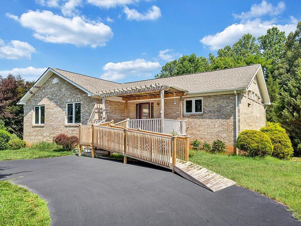 1st image of 114 Saint Gregory Pl