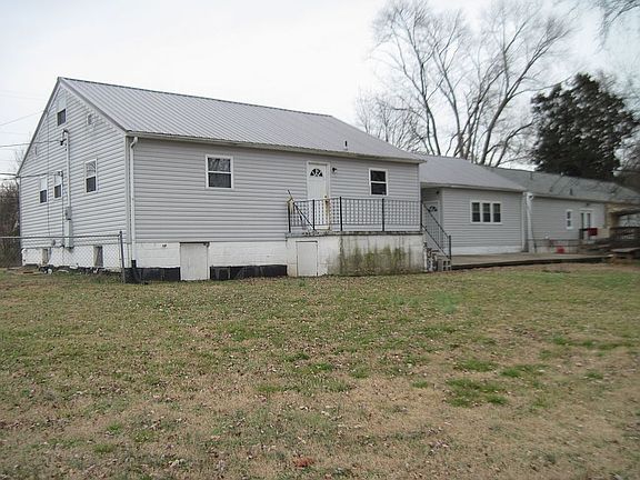 2nd image of 1209 Farris Dr