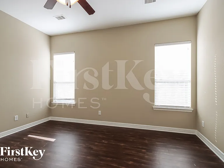 21630 Hansom Dr — Photo 8