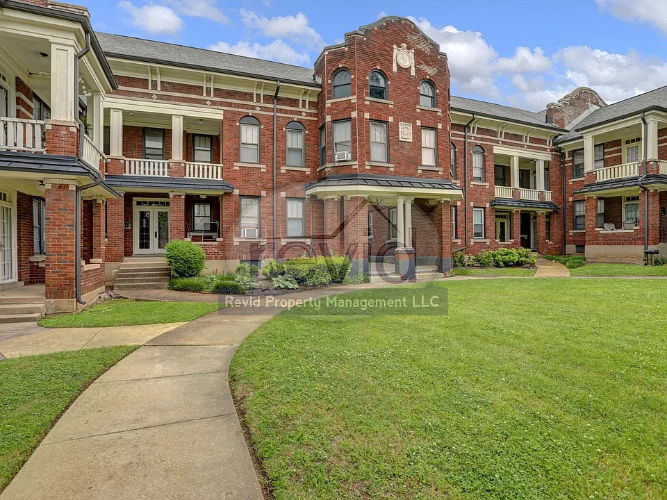 The Broadmoor Apartments
