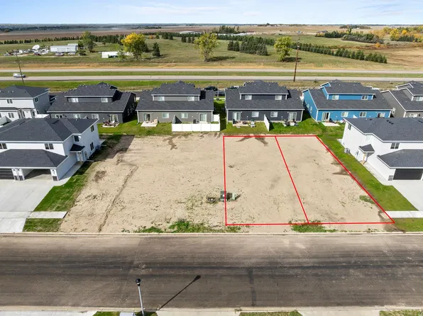 2425 & 2429 Landmark Dr, Minot, ND 58703
