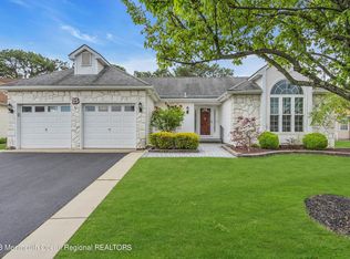 25 Oakengates Dr, Toms River, NJ