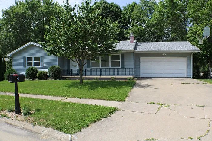 7 Gilmore Ct — Photo 1