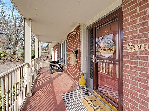 2nd image of 2235 Edgehill Rd