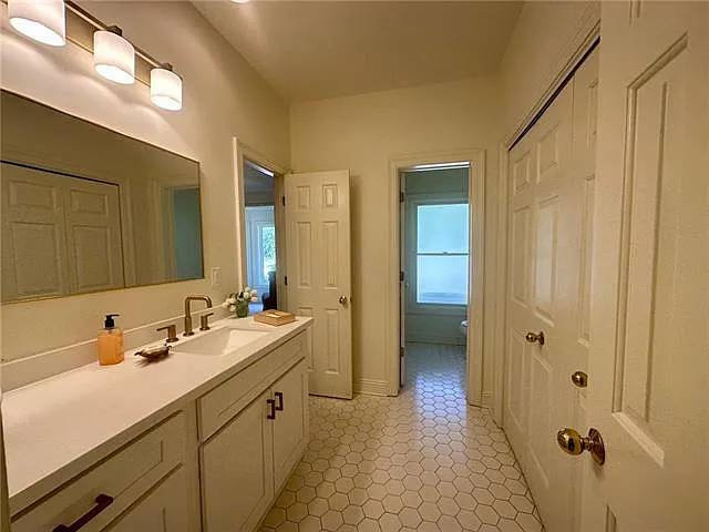 510 Beau Chene Dr — Photo 13