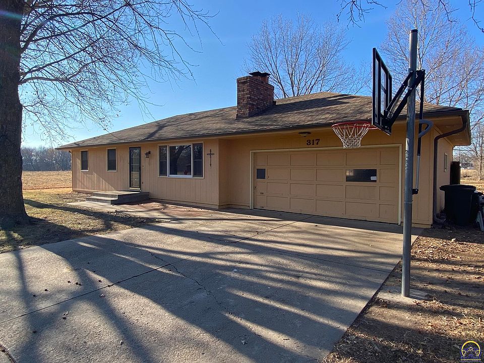 317 S 10th St, Saint Marys, KS 66536 Zillow