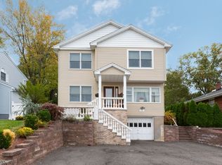 110 Lower Notch Rd, Little Falls, NJ 07424