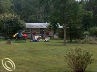 15007 Roepke Rd, Gregory, MI 48137