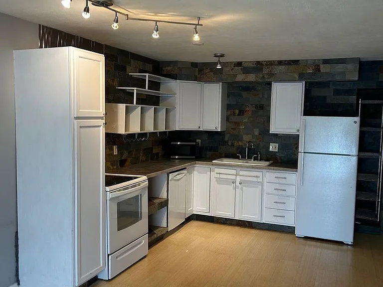 1851 Florida Rd #104 — Photo 2