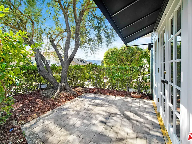 2401 Olive Ave — Photo 43