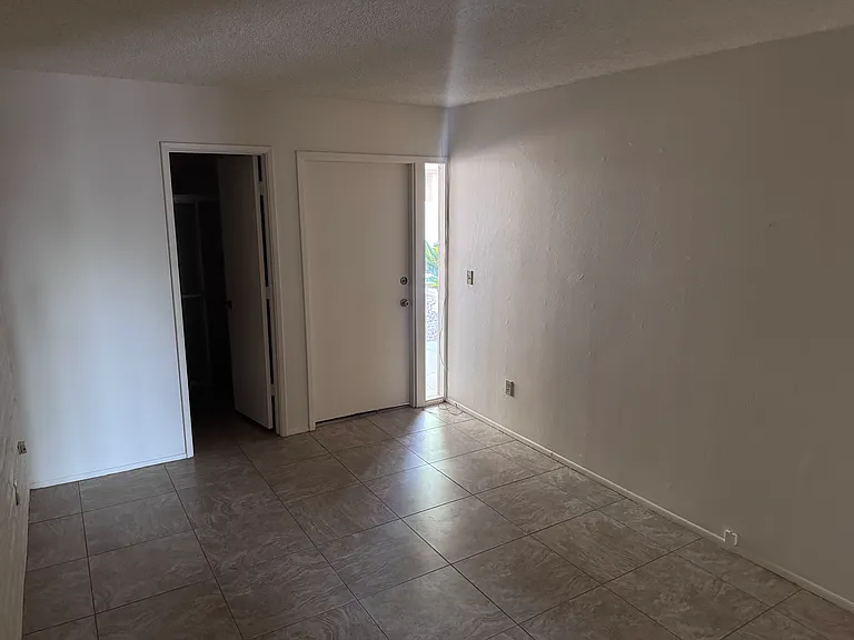 3240-3242 E Monte Vista Dr #3240 — Photo 13