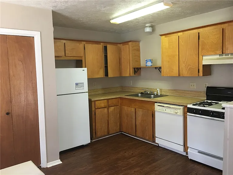 1407 Rescue Ct — Photo 2