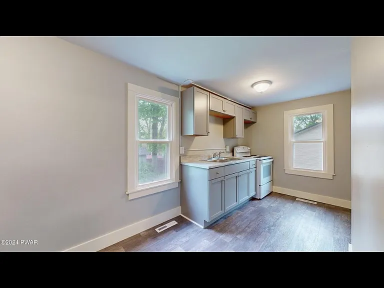 228 Highland St #1 — Photo 9