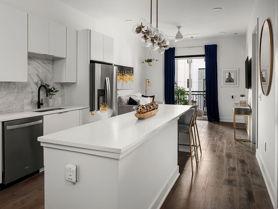 1st image of 1125 10th Ave N #211