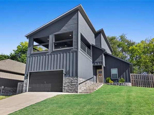 2608 N Justin Dr, Fayetteville, AR 72704