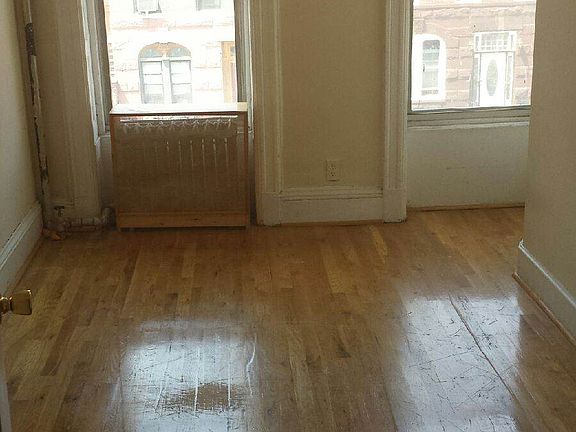 4th image of 236 Lexington Ave #2