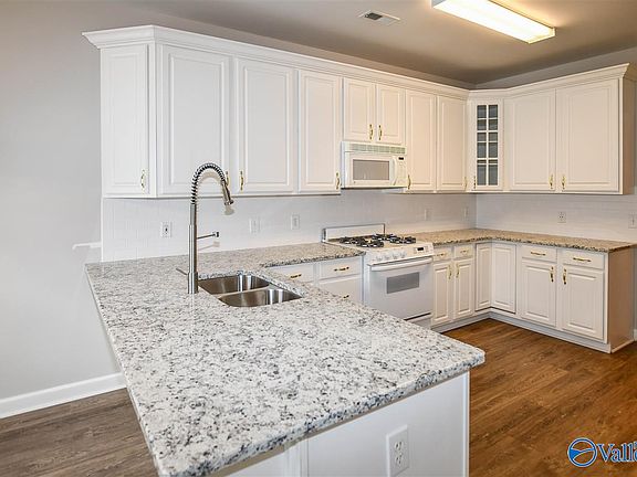 3rd image of 736 Hobbs Rd SE