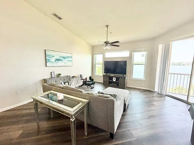 1408 Lake Shadow Cir #1308 — Photo 3