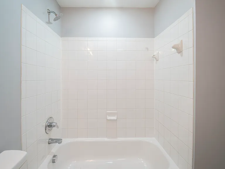 415 N Kenwood Ave — Photo 17