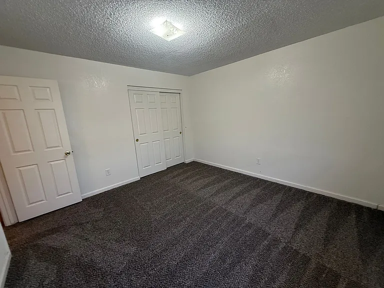20318 Thunderbird Rd — Photo 10
