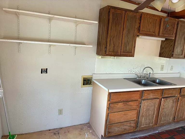 3701 S Van Buren St #UPSTAIRS — Photo 7