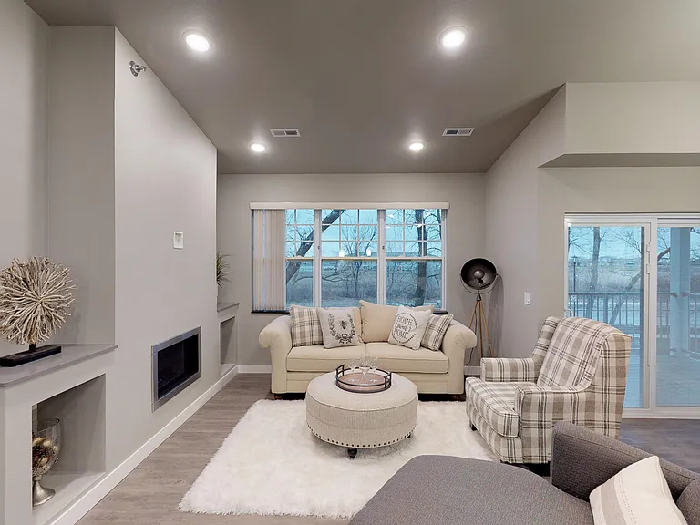 Maple Wood Townhomes — Photo 9