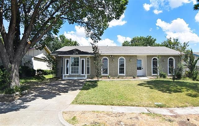 1st image of 2932 Lockwood Dr