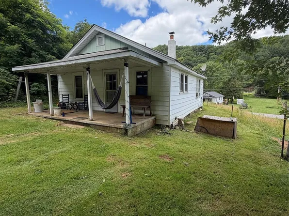 691 Old Balsam Rd, Waynesville, NC 28786