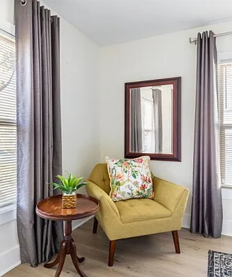 3 bed, 1288 sqft, $2,400 — Photo 2