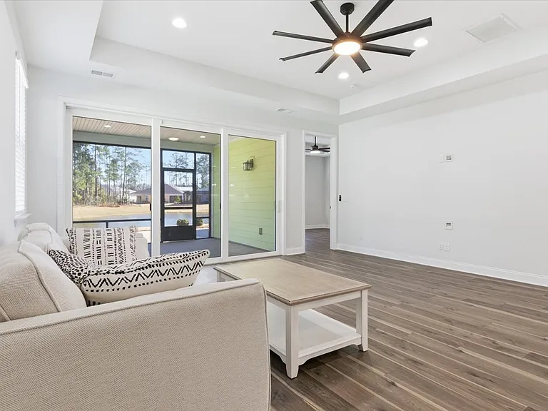 155 Weekend Ave — Photo 31