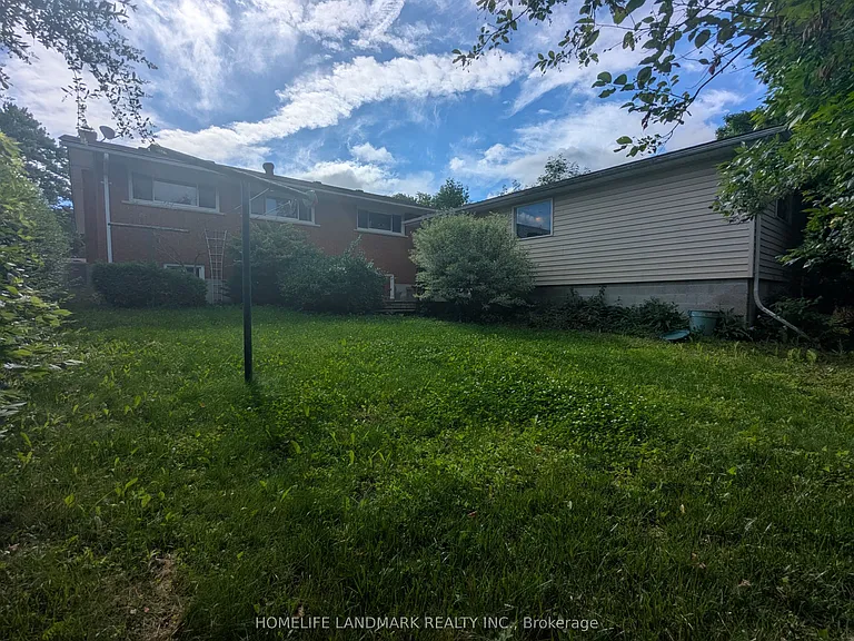 195 Carter Ave #LOWER — Photo 31