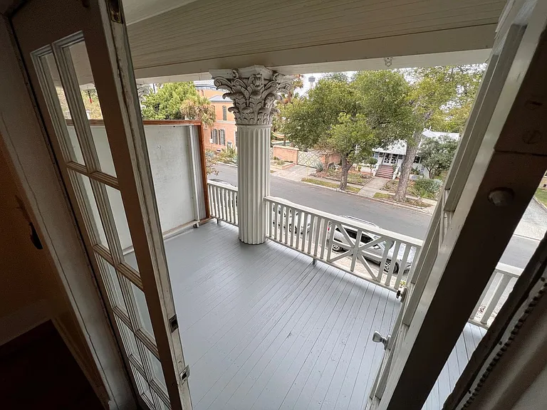 111 Adams St — Photo 24