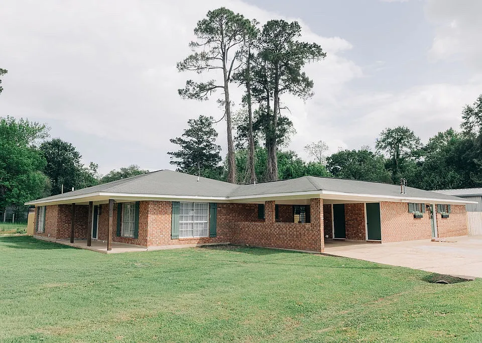 4713 N Bolton Ave