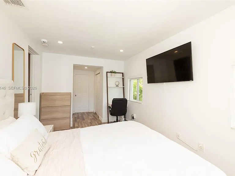 1450 SW 20th Ave — Photo 17