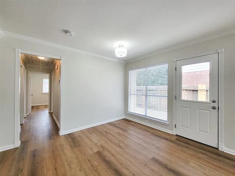 3658 Villa Glen Dr — Photo 12