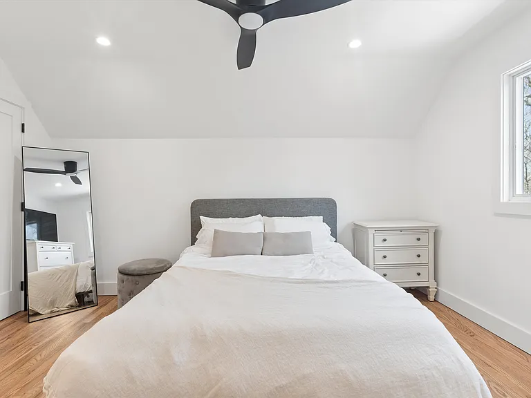 502 Springs Fireplace Rd — Photo 12
