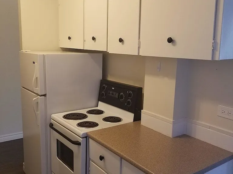 2315 14a St SW #9 — Photo 6