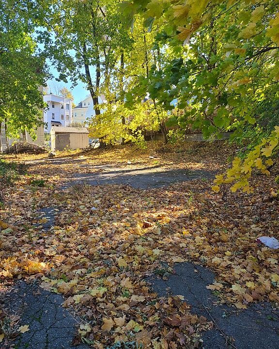 2nd image of 130 South St