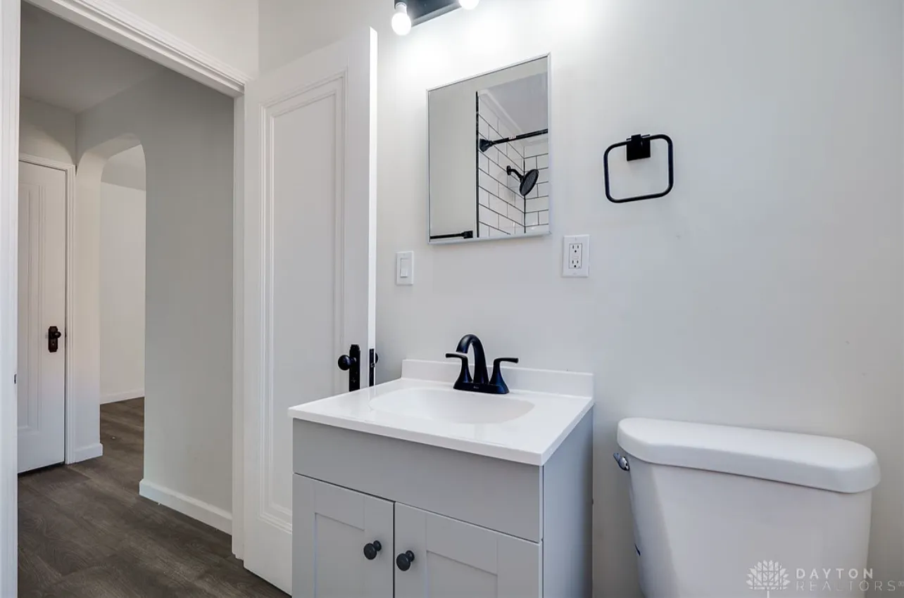 2 bed, 819 sqft, $1,300 — Photo 4