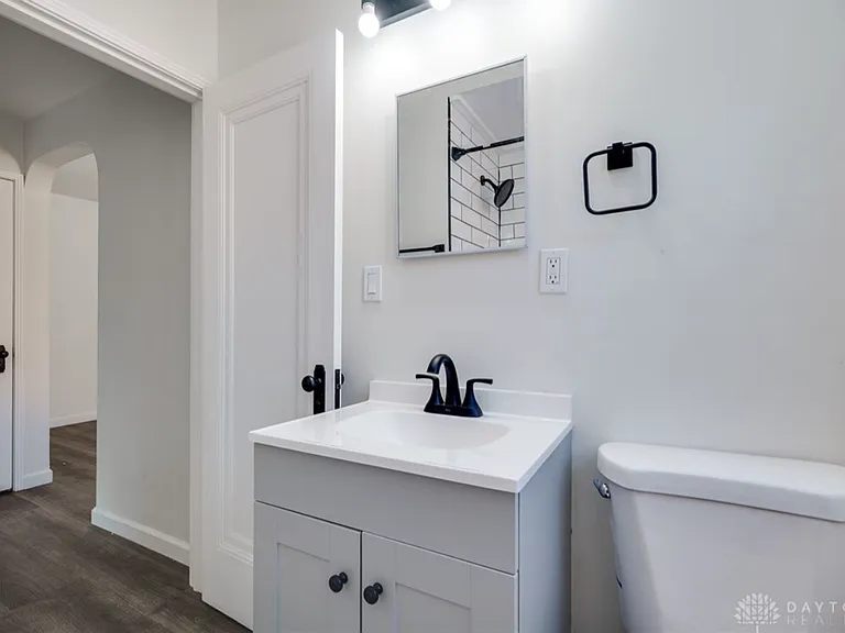 531 Hadley Ave #4 — Photo 4