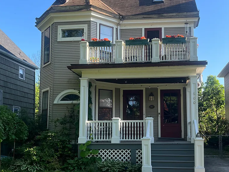 600 Crescent Ave — Photo 1