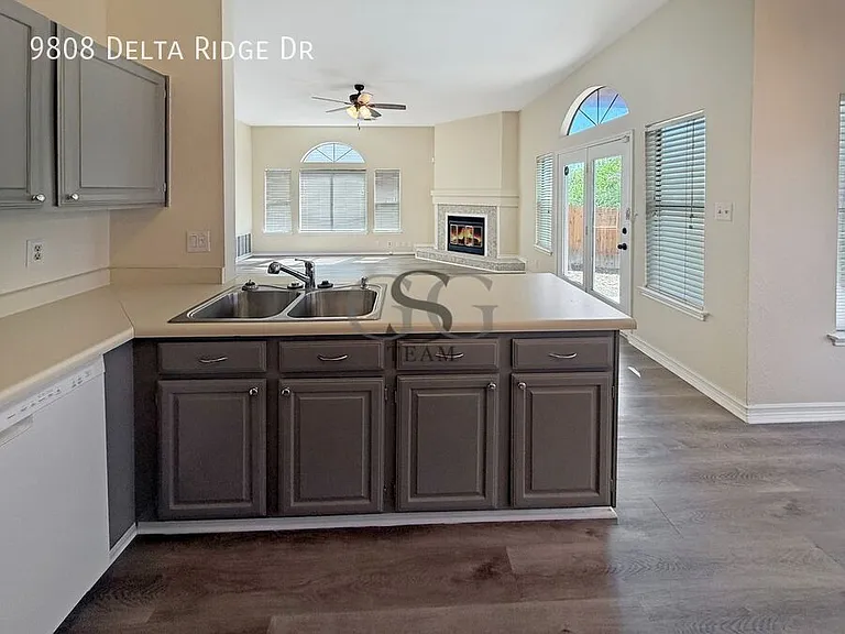 9808 Delta Ridge Dr — Photo 14
