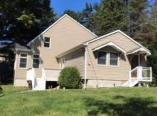 54 Cedarbrook Rd, West Milford, NJ 07421