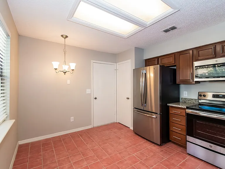 7039 Eagles Perch Dr — Photo 6