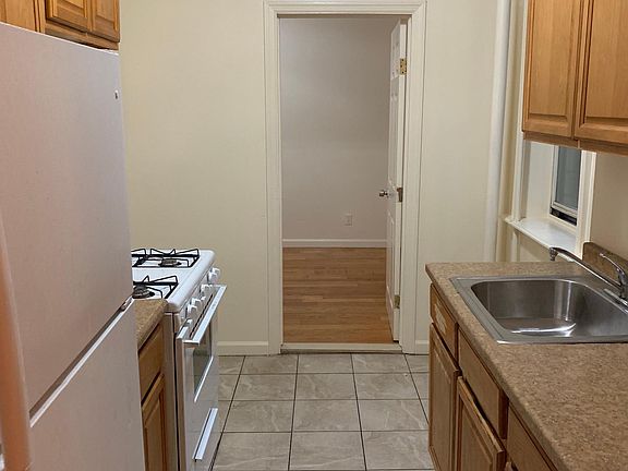 2nd image of 59 Vernon Ave Floor 3