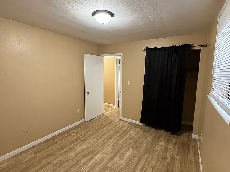 1115 York Ave #1 — Photo 6