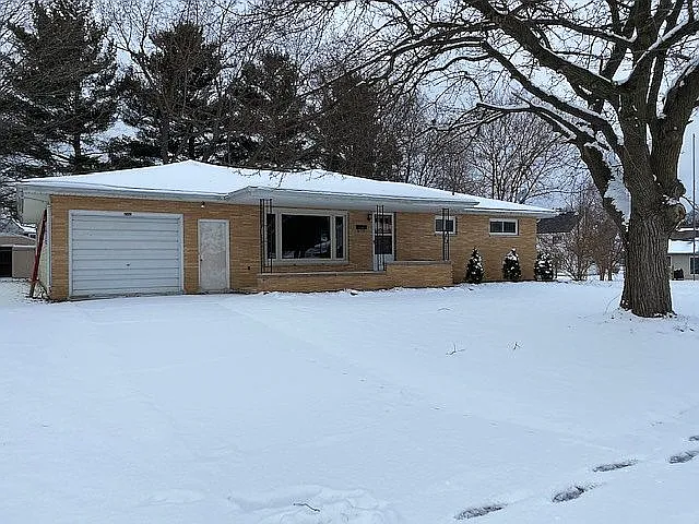280 Marilyn Blvd photo 1