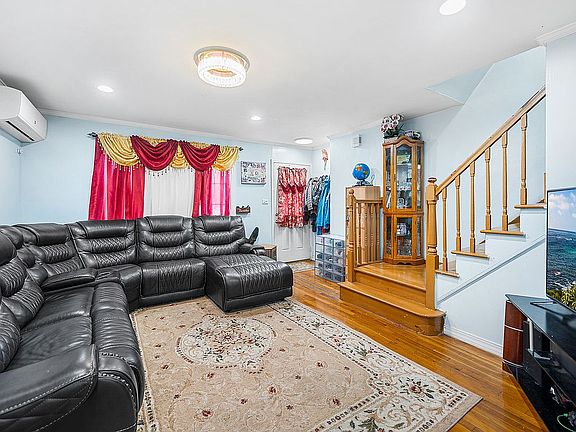 4th image of 12038 Inwood St