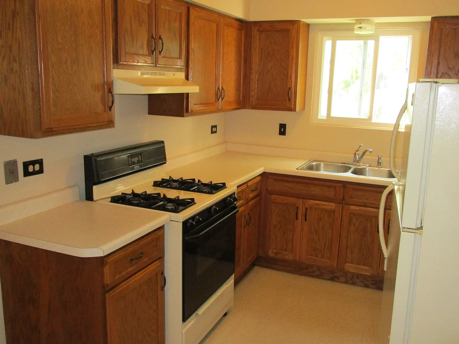 2 bed, 900 sqft, $1,700 — Photo 3